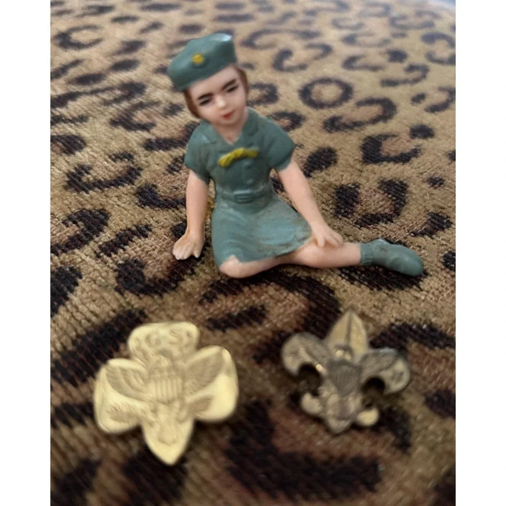 VTG Girl Scout/Brownies Lot Of 3- Cake Topper & 2 Lapel Pins